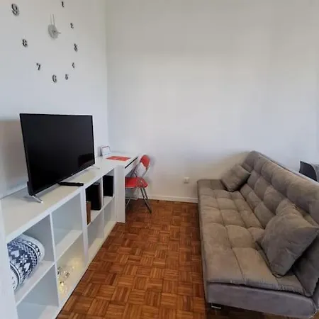 Apartment Casa Virginia_4 Posti Letto, Cucina, Terrazzo, Parcheggio, Wi-fi, Nel Cuore Delle Langhe *